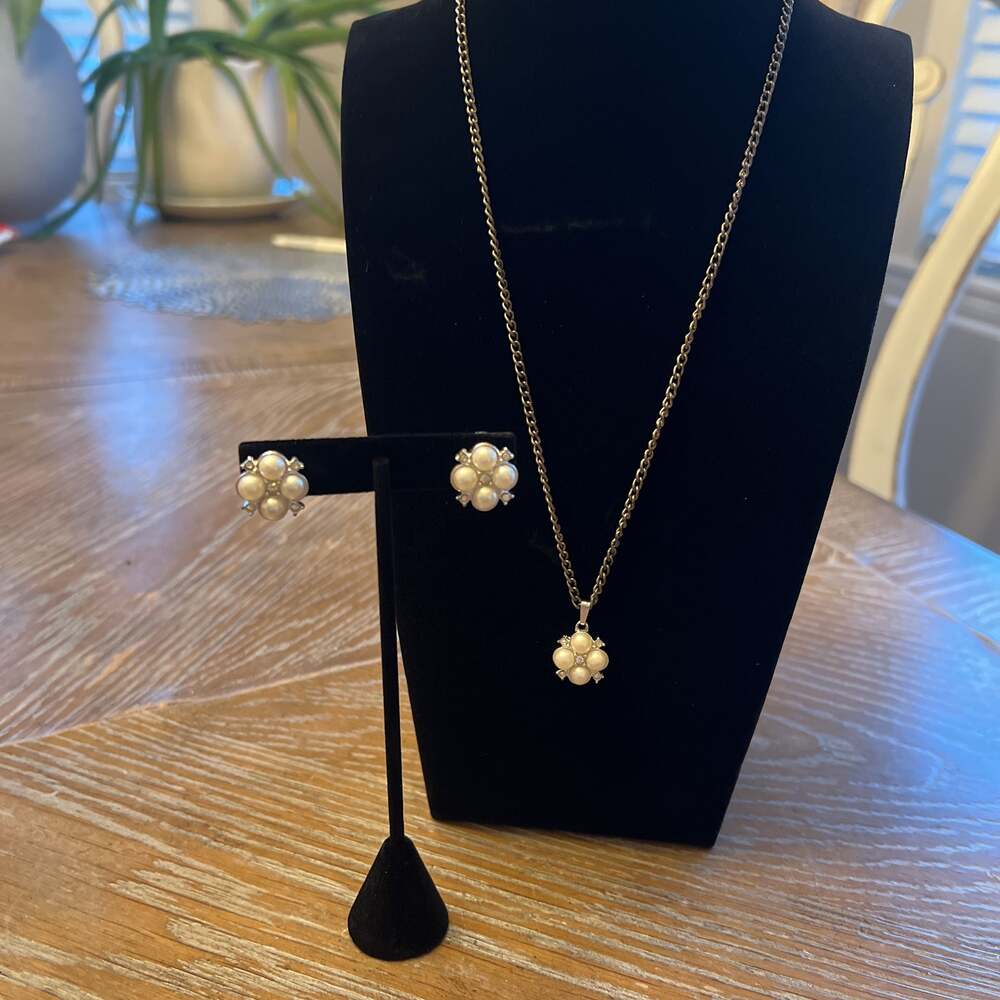 Sarah Coventry Necklace and Clip-on Earrings